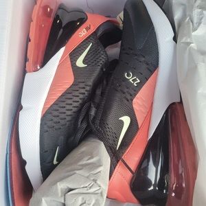Nike Air Max 270 size 8 never worn. Too late to return. Need 8.5 :-(